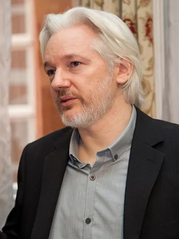  RUEDA_DE_PRENSA_CONJUNTA_ENTRE_CANCILLER_RICARDO_PATIÑO_Y_JULIAN_ASSANGE_(cropped).jpg - Bild